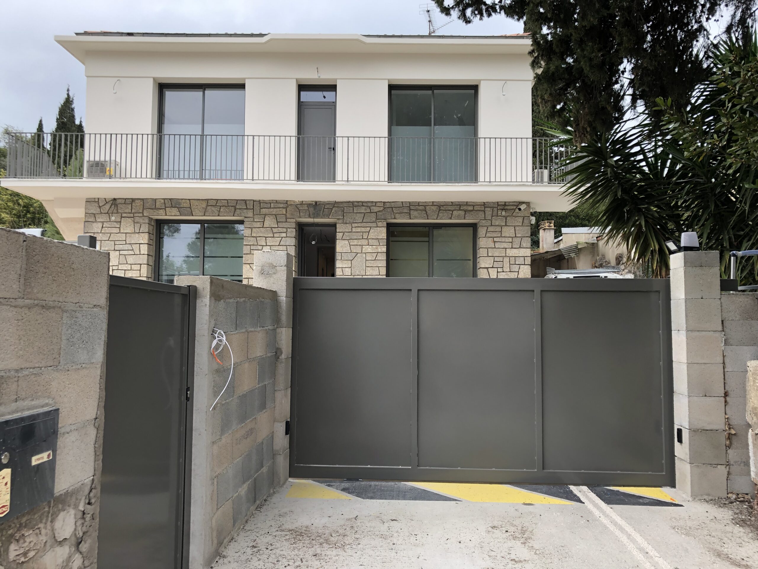 PORTES, PORTILLONS, PORTAILS