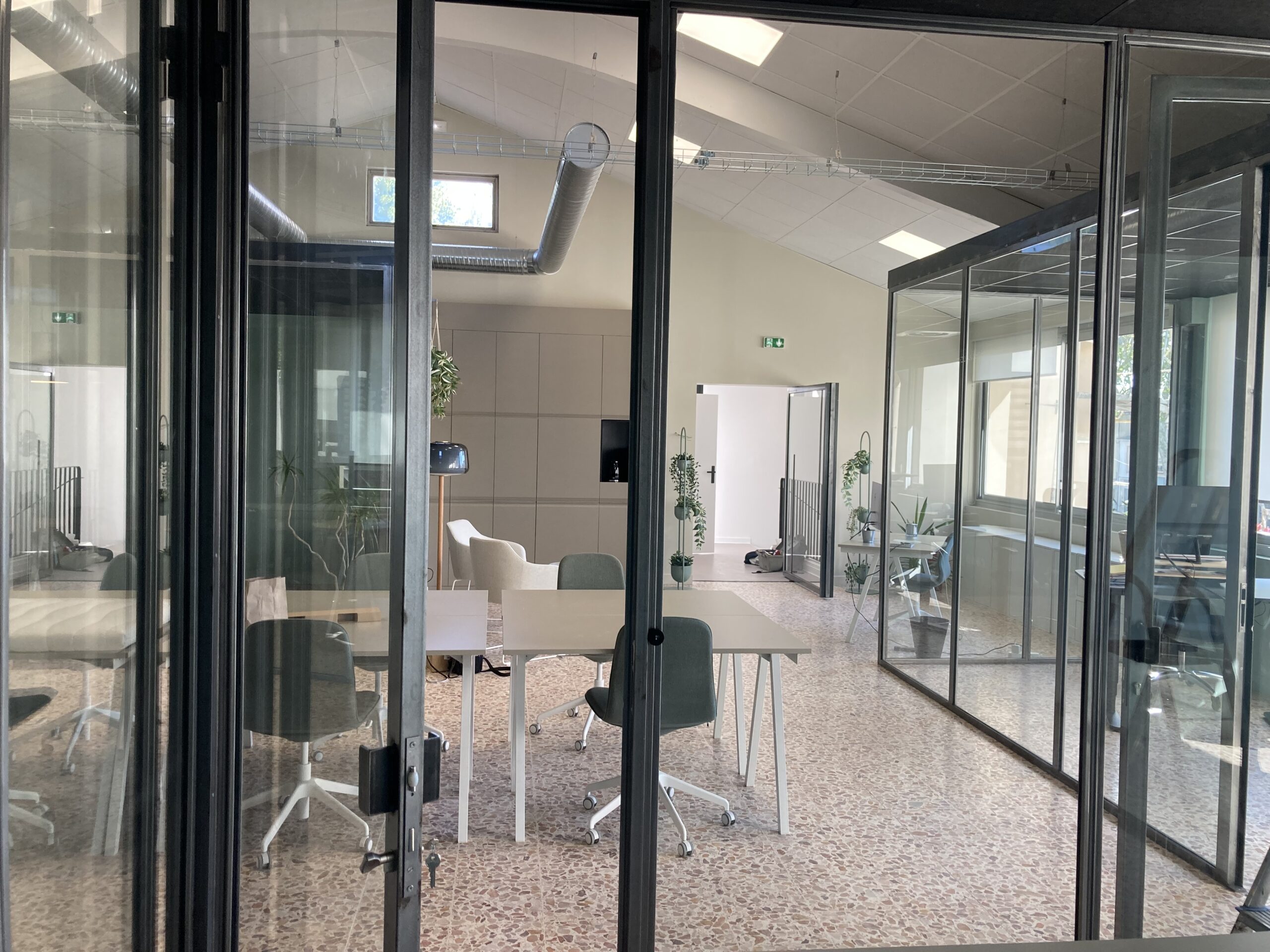 VERRIERES, PAROIES VITREES, PLANCHER EN VERRE